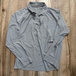 Mountain Hardwear Button-Up Casual Button-Down Shirt for Men. Size Medium